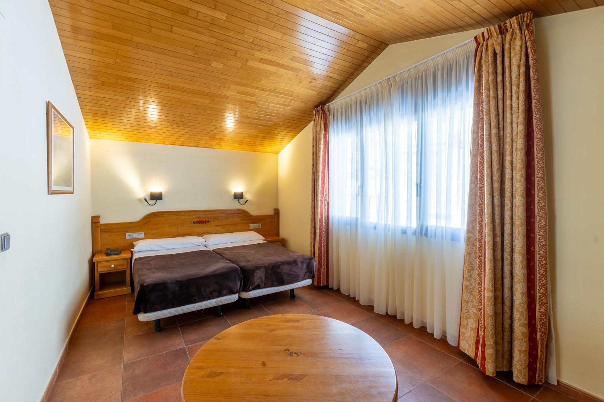 Apartaments Sant Moritz Arinsal Exterior photo